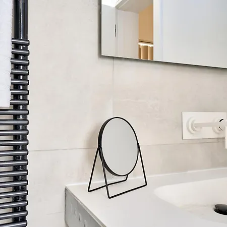 Apartment Stylish In Tigne Point Sliema