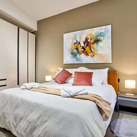 Apartment Stylish In Tigne Point Sliema